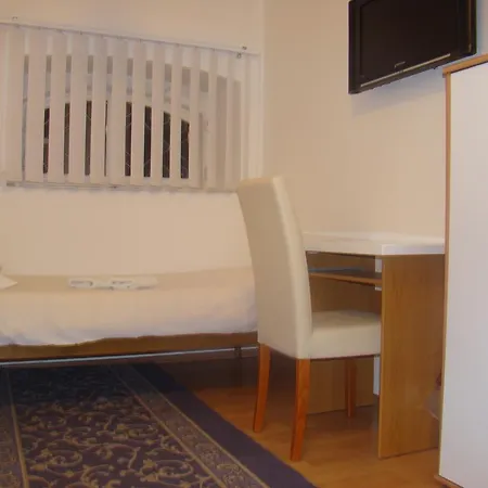 Kod Keme ゲストハウス 2*